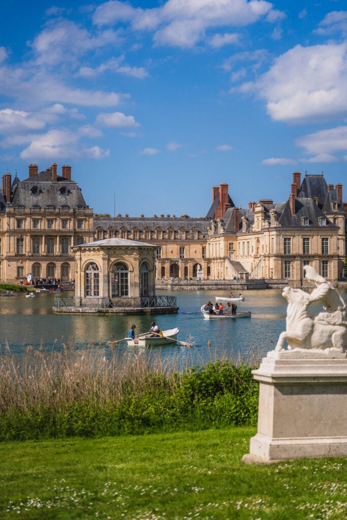 fontainebleau exterior