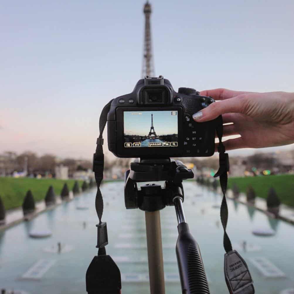photo of a photo at the eiffel tower