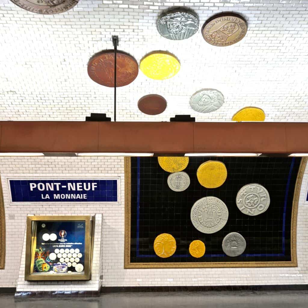 unusual metro stations in paris pont-neuf