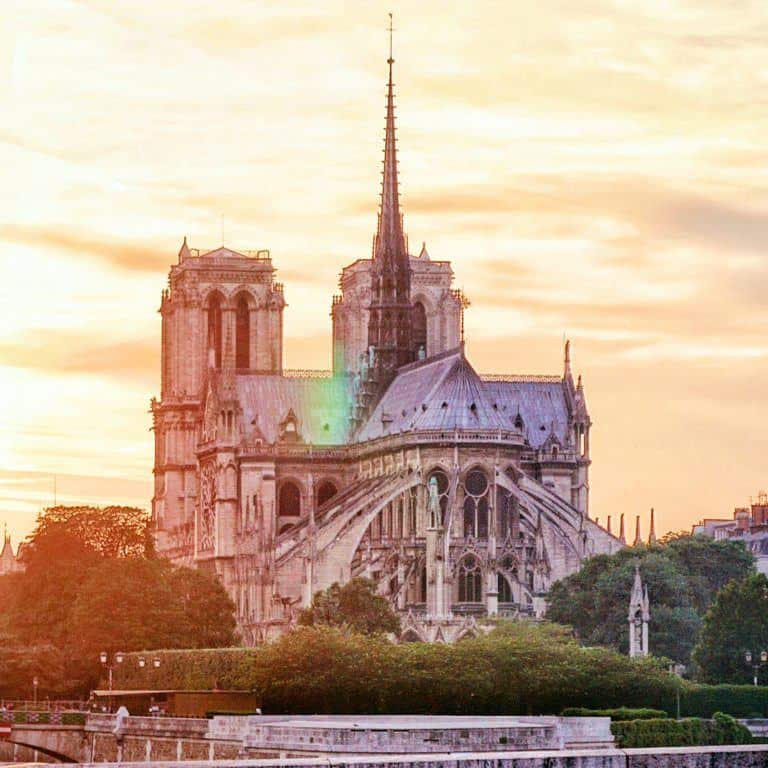 Paris scams: parisian tourist scams to avoid