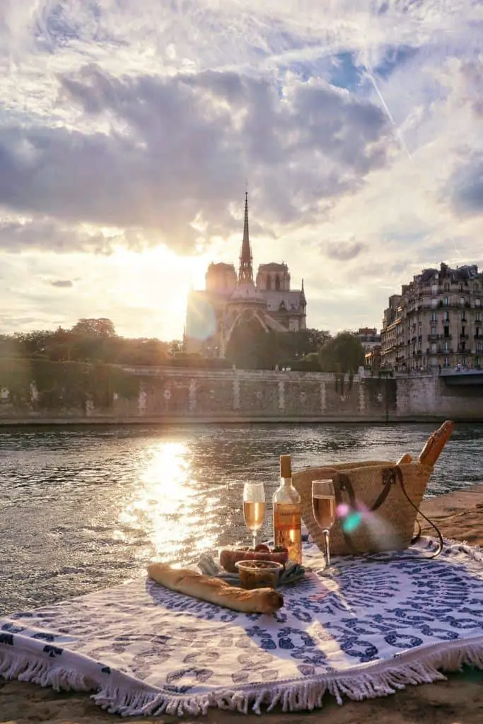 picnic spots in paris