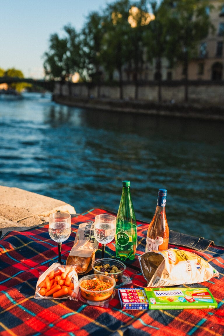 picnic in paris along the seine