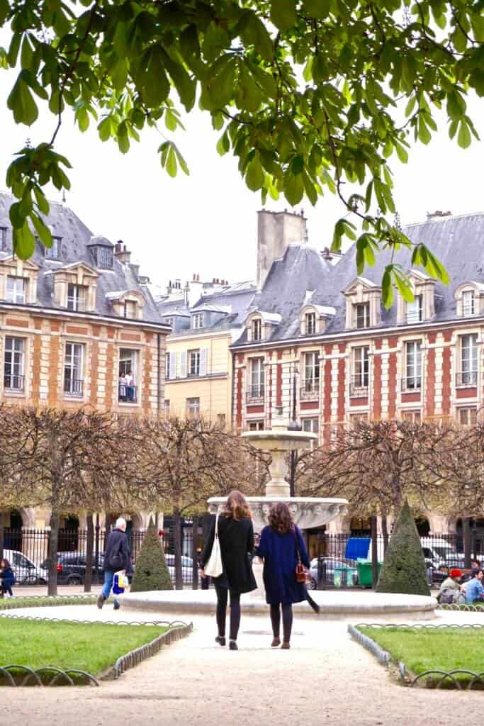 A Quick Guide to Visiting Place des Vosges, Paris, France
