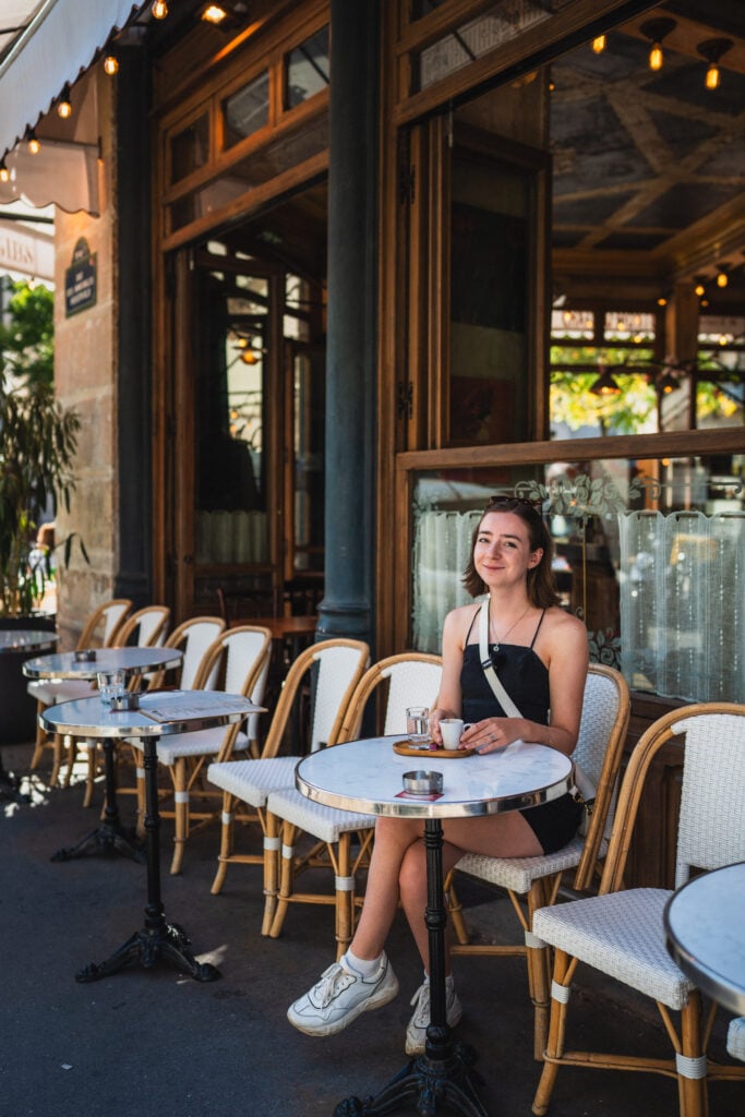 sophie nadeau cafe in paris
