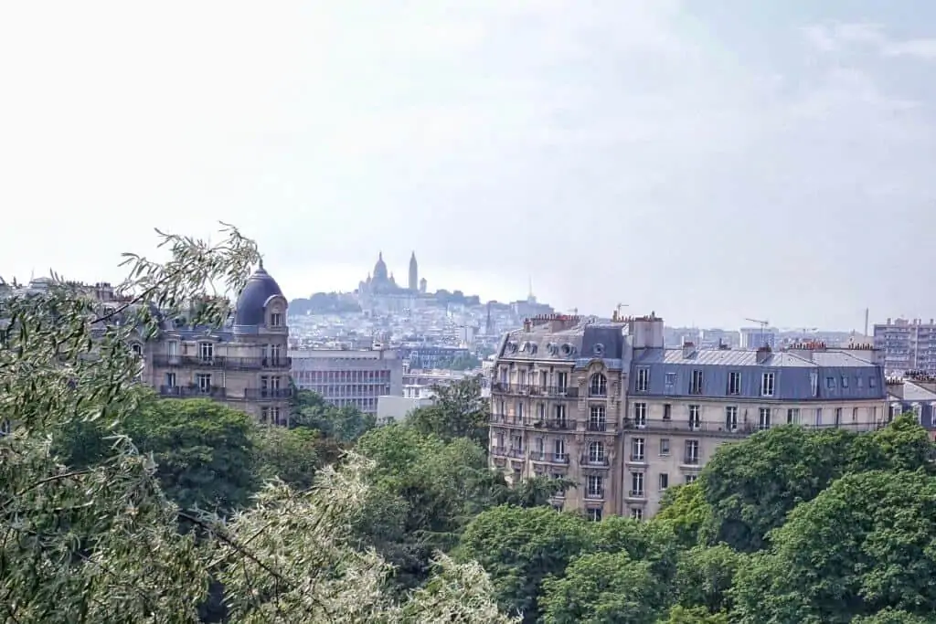 Buttes Chaumont: unusual places to see the sacre coeur in paris