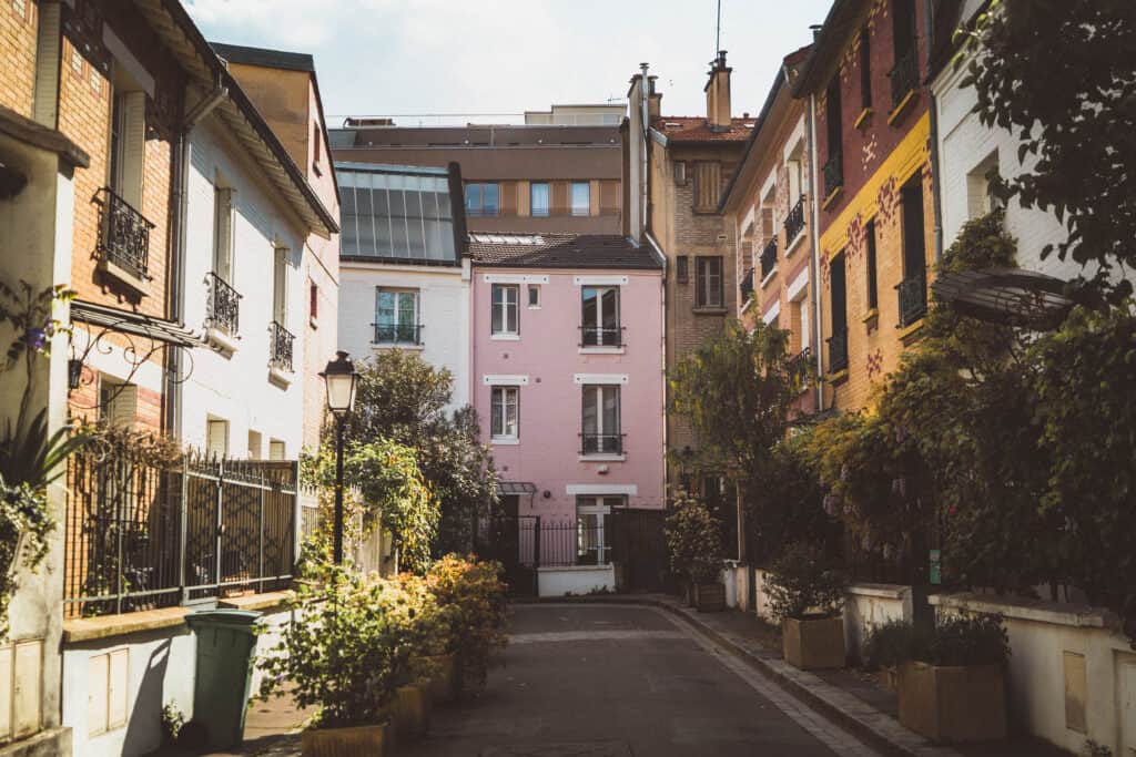 pastel houses cité florale