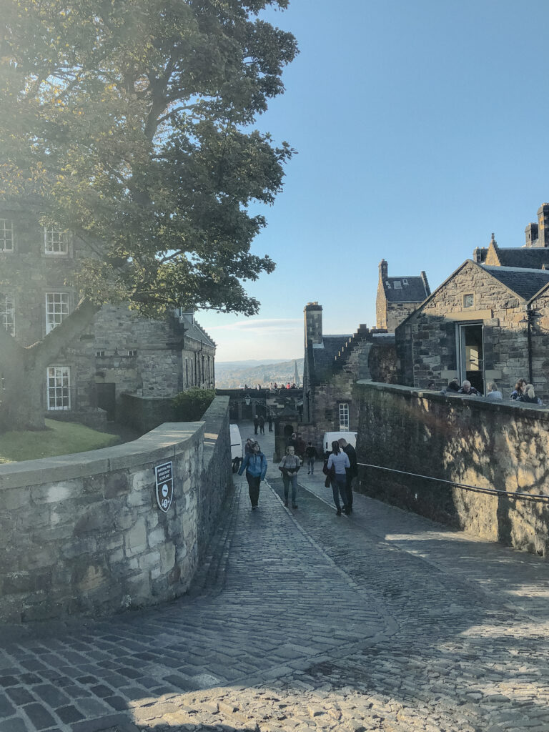 edinburgh castle courtyard