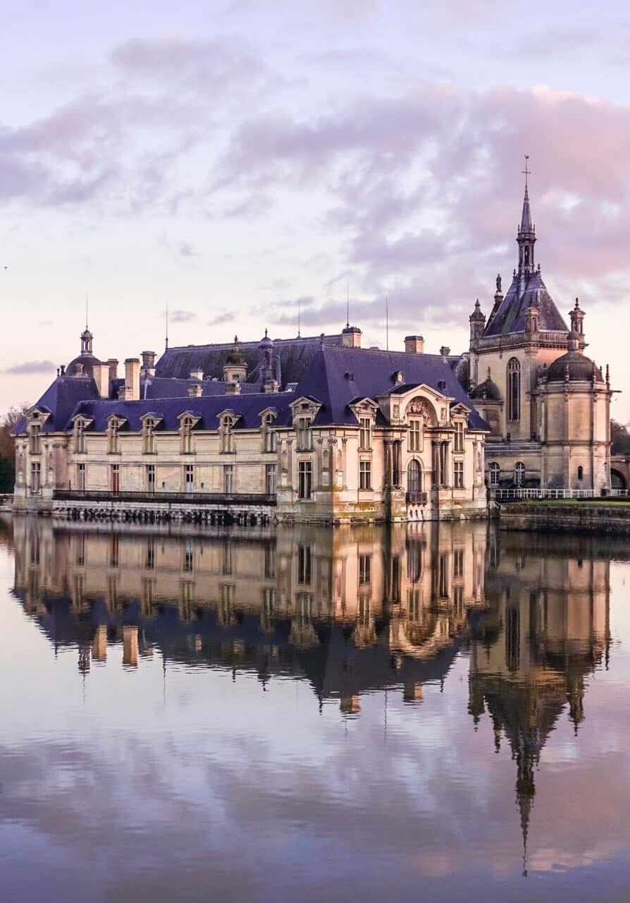 A quick guide to Chantilly, Île de France, France. Château, gardens and hamlet things to do and an easy day trip from Paris!