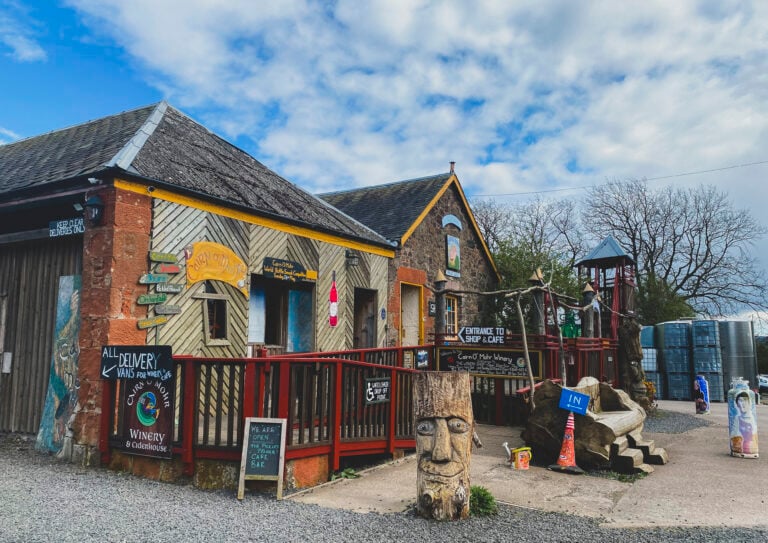 outside view of cairn o mohr winery in scotland