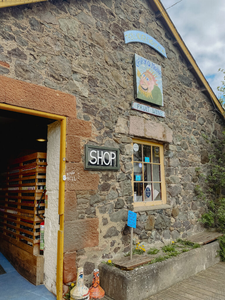 shop entrance to cairn o mohr winery 