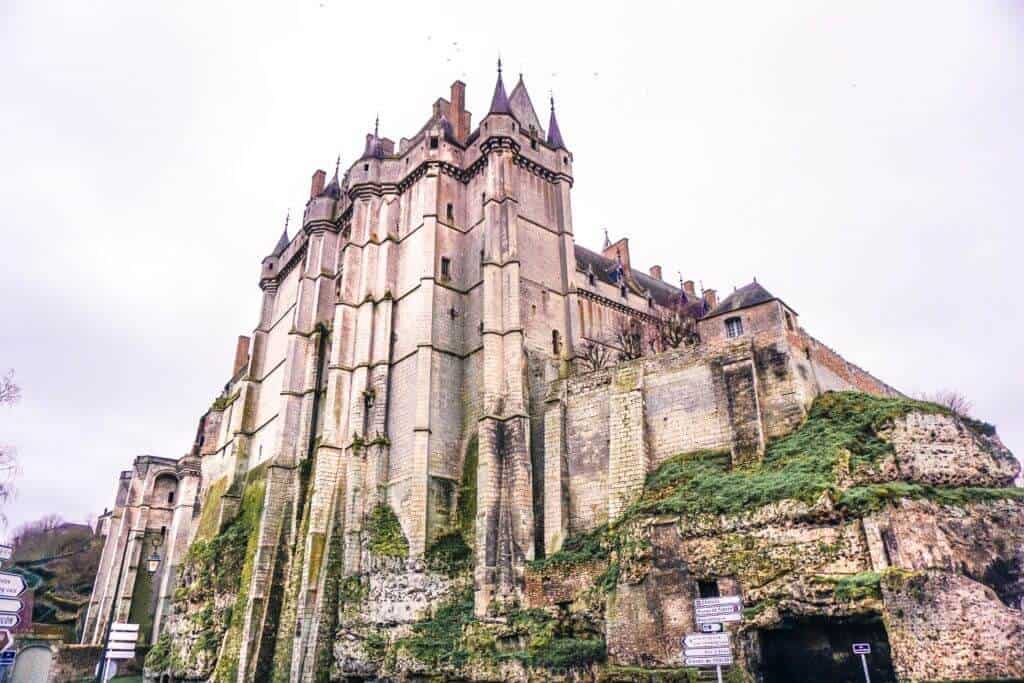 Châteaudun Guide: Things to see, medeival Fortress, 12th-Century buildings, Loire Valley, Loir River, France!