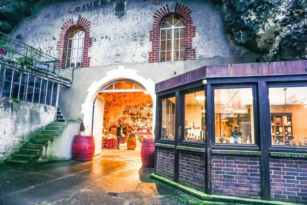 Châteaudun Guide: Things to see, medeival Fortress, 12th-Century buildings, Loire Valley, Loir River, France!