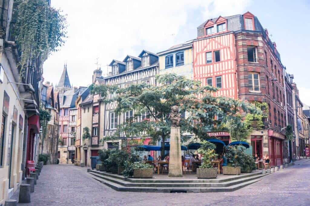 Best things to do in Rouen, Normandy, Northern France! Acitivites, places to go and history to see in Rouen.