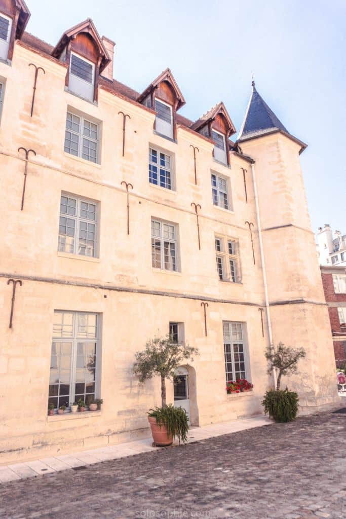 Château de la Reine Blanche, Îlot de la Reine Blanche, 13e arrondissement, paris, france: home to the gobelin family