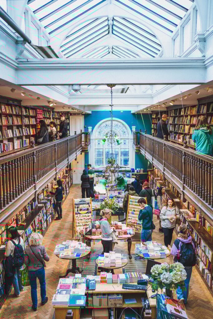 daunt books beautiful bookshop