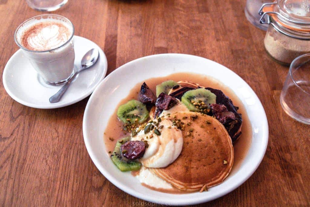 Café Mericourt Review: Coffee shop in the 11e arrondissement of Paris, France (specialty coffees and brunch menu)