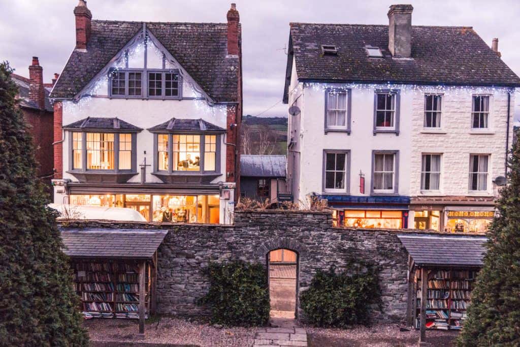 Cómo pasar tres días en Inglaterra y Gales: un viaje por carretera de 72 horas por las joyas del suroeste de Inglaterra y el sur de Gales: Brecon Beacons, Wells, Tretower, Castles, Hay-on-Wye, etc .: Hay-on-Wye