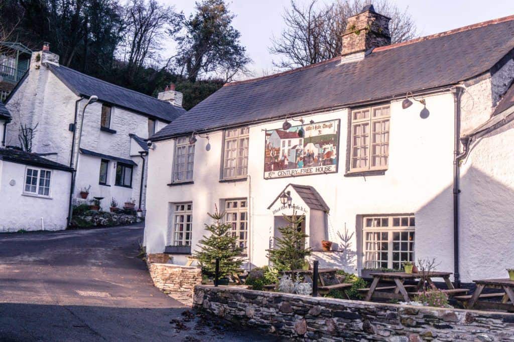 A visit to a little 16th-Century pub near Yelverton, Devon, England. The Who'd Have Thought It Inn, Milton Combe!