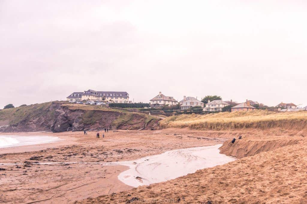 South Milton Sands guide: best and most popular beach in the South Hams, Devon, England (rockpooling, thurlestone rock, sandy beach, south west coastal path)