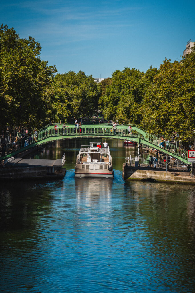 canal saint martin boat tour