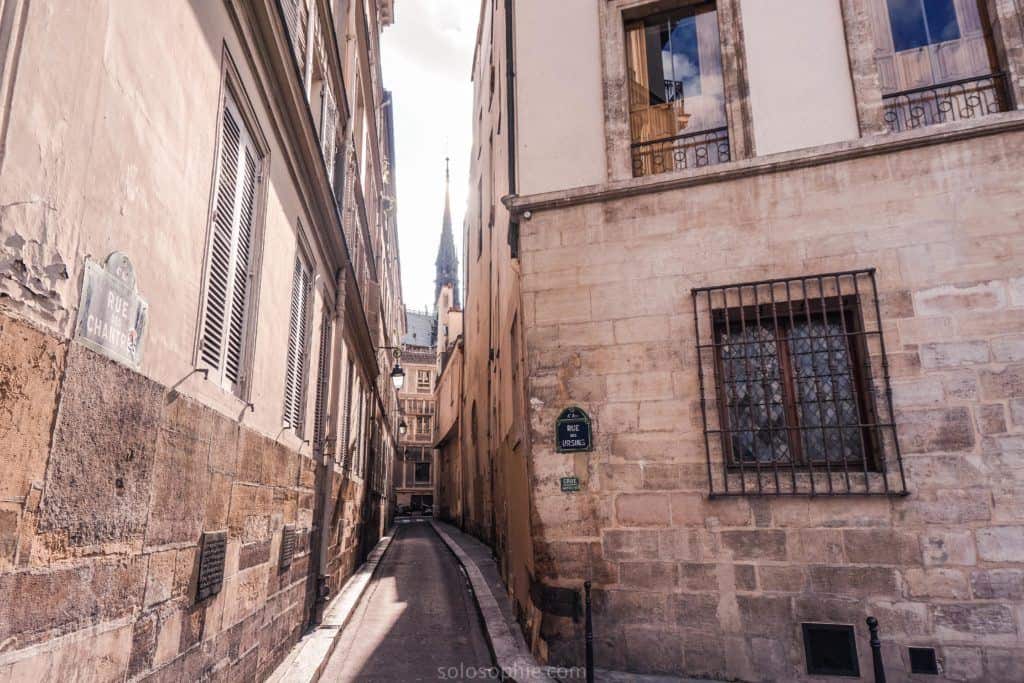 Rue des Chantres, a little-known lane in Île de la Cité, Paris, France