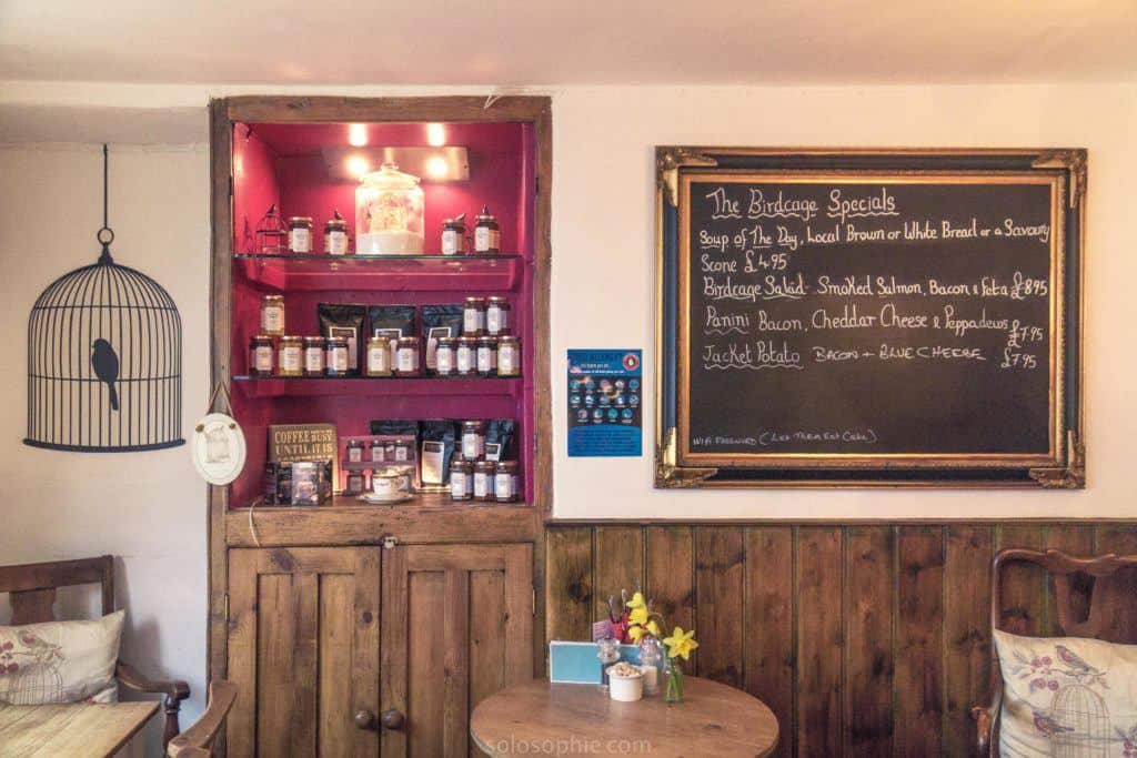 The birdcage Cafe coffee shop review, Chagford, Devon, England: decor
