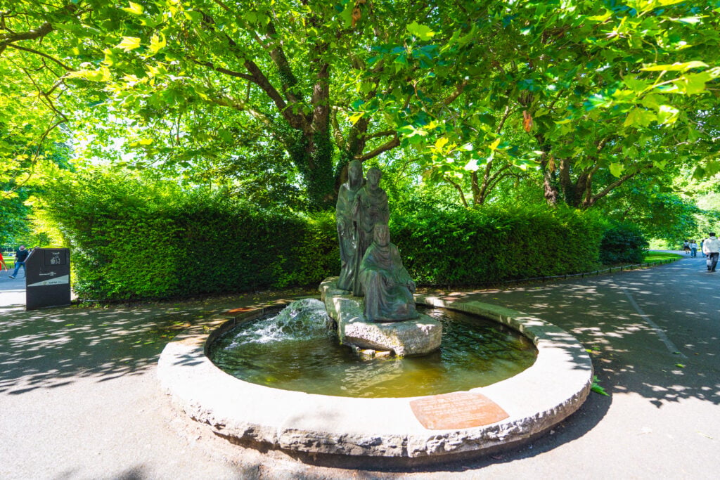 fountain of the three fates