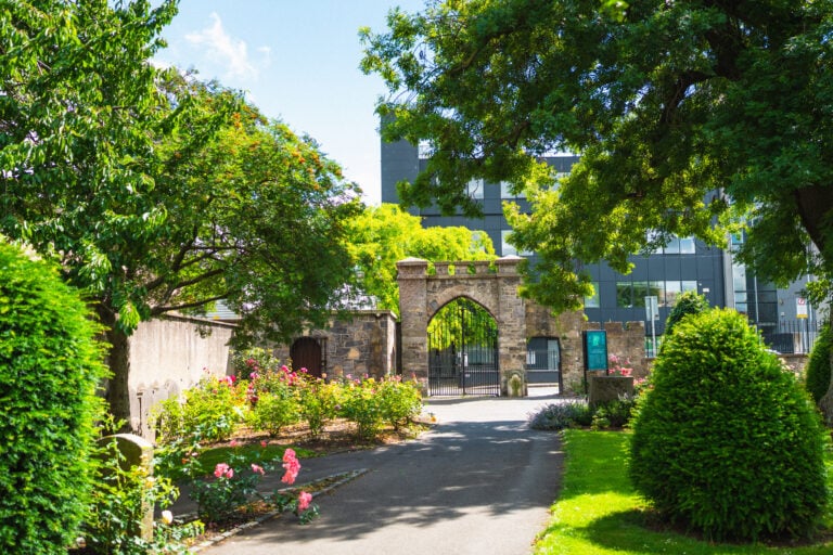 st kevins church park entrance