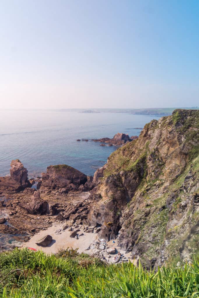 A quick guide to the best things to do in Hope Cove: Two sandy beaches and two villages in the South Hams, Devon, England. Inner Hope, Outer Hope, Pub & Coastal walks.