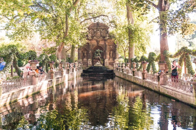 Seeking History at the Medici Fountain (La Fontaine Médicis), Jardin du Luxembourg, Paris, France. Where to find the prettiest water feature in the French capital!