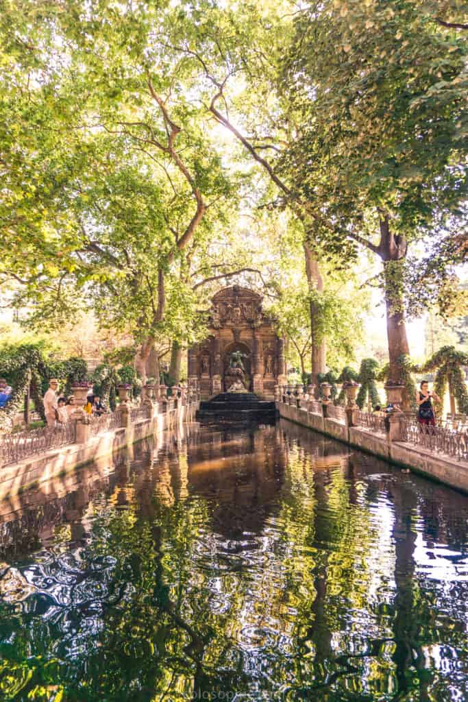 Seeking History at the Medici Fountain (La Fontaine Médicis), Jardin du Luxembourg, Paris, France. Where to find the prettiest water feature in the French capital!