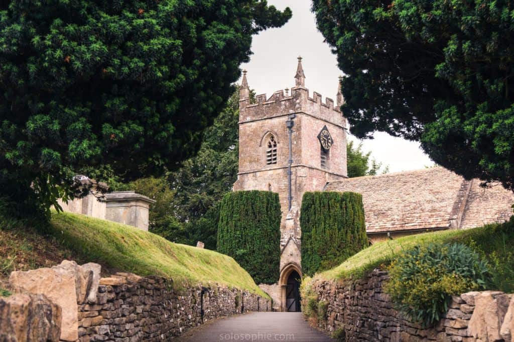 A Quick Guide to the best things to do in Upper Slaughter, a pretty and quaint village in Gloucestershire, the Cotswolds, England. 