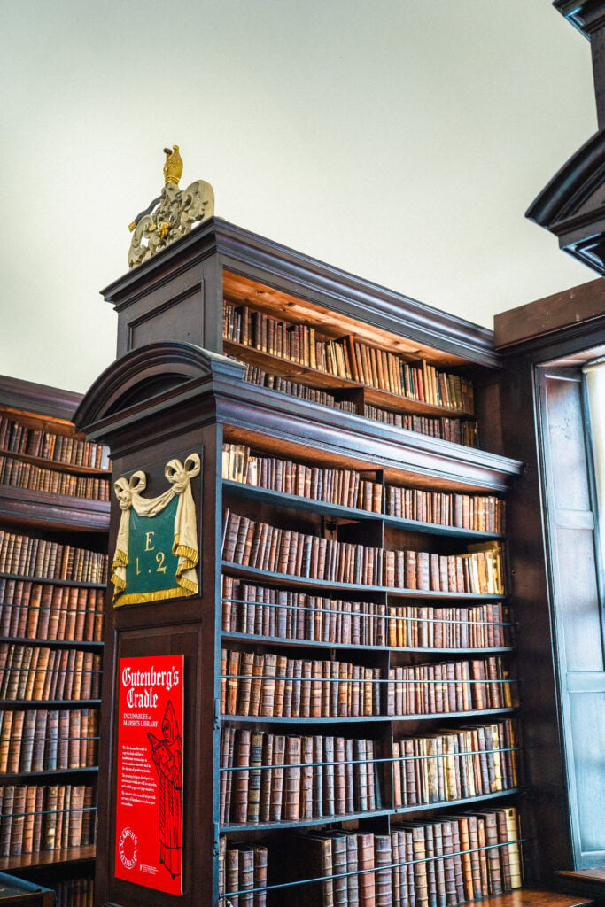 marsh's library bookshelf