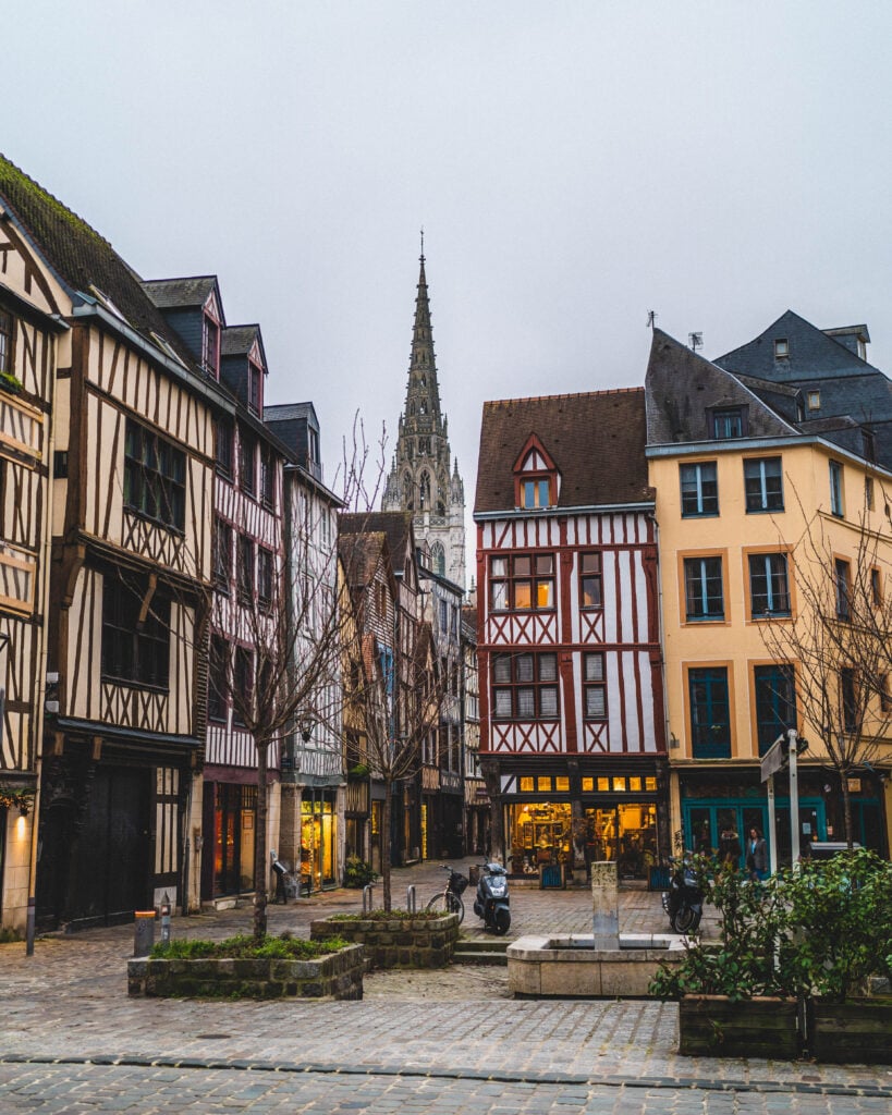 pretty square in rouen