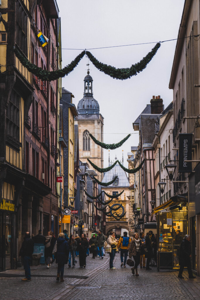 rouen street at christmas