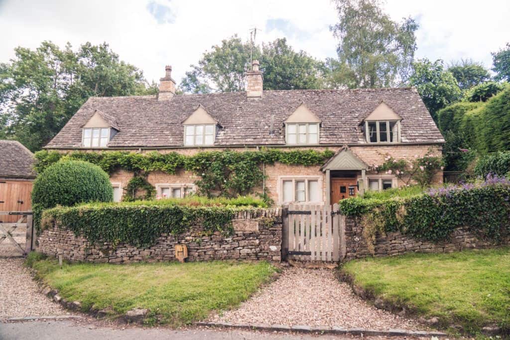 A Quick Guide to the best things to do in Upper Slaughter, a pretty and quaint village in Gloucestershire, the Cotswolds, England. 