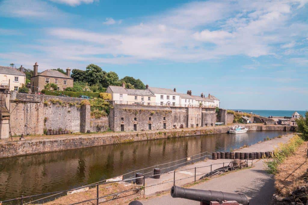 A quick guide to the best things to do in Charlestown, a beautiful Cornish town in Southern Cornwall, South West England. Tall ships & Poldark filming location!