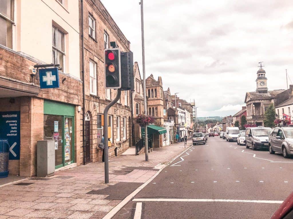 The Perfect One Day in Somerset Road Trip Itinerary. Here are the very best things to do in Somerset, South West England (Chard, Glastonhury, Burrow Mump, Clarks Village)