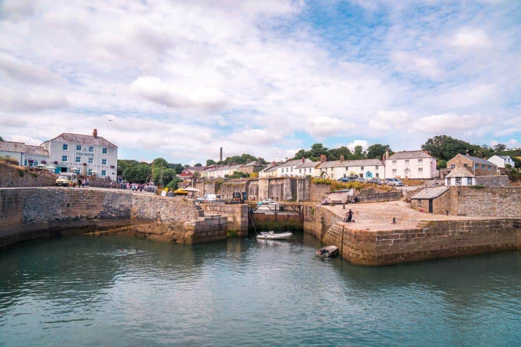 A quick guide to the best things to do in Charlestown, a beautiful Cornish town in Southern Cornwall, South West England. Tall ships & Poldark filming location!