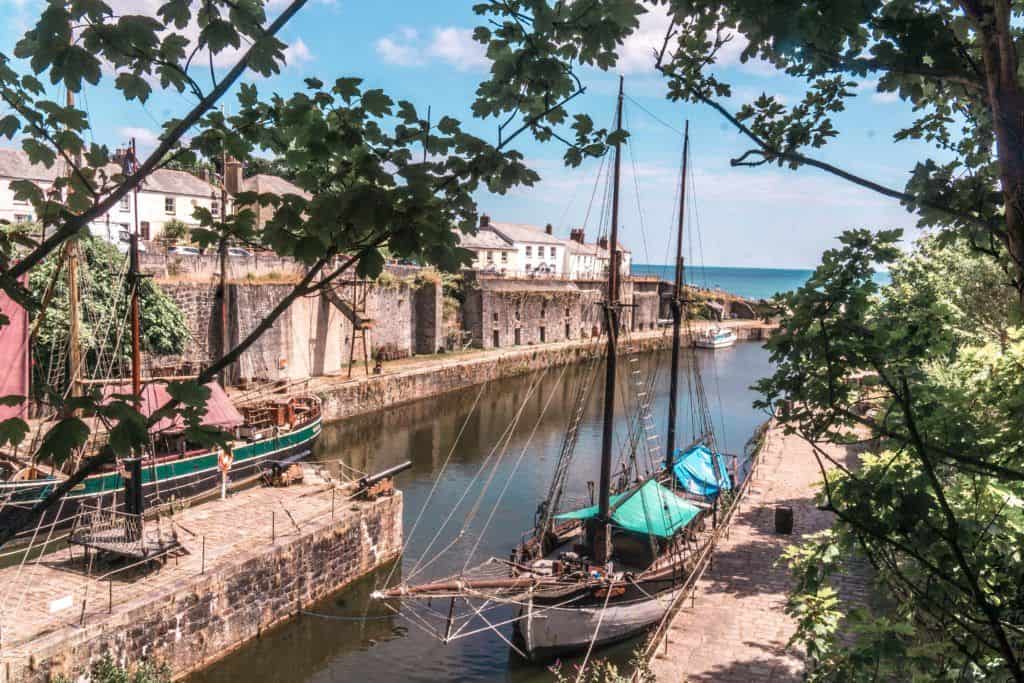 A quick guide to the best things to do in Charlestown, a beautiful Cornish town in Southern Cornwall, South West England. Tall ships & Poldark filming location!