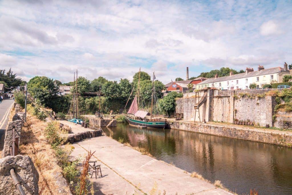 A quick guide to the best things to do in Charlestown, a beautiful Cornish town in Southern Cornwall, South West England. Tall ships & Poldark filming location!