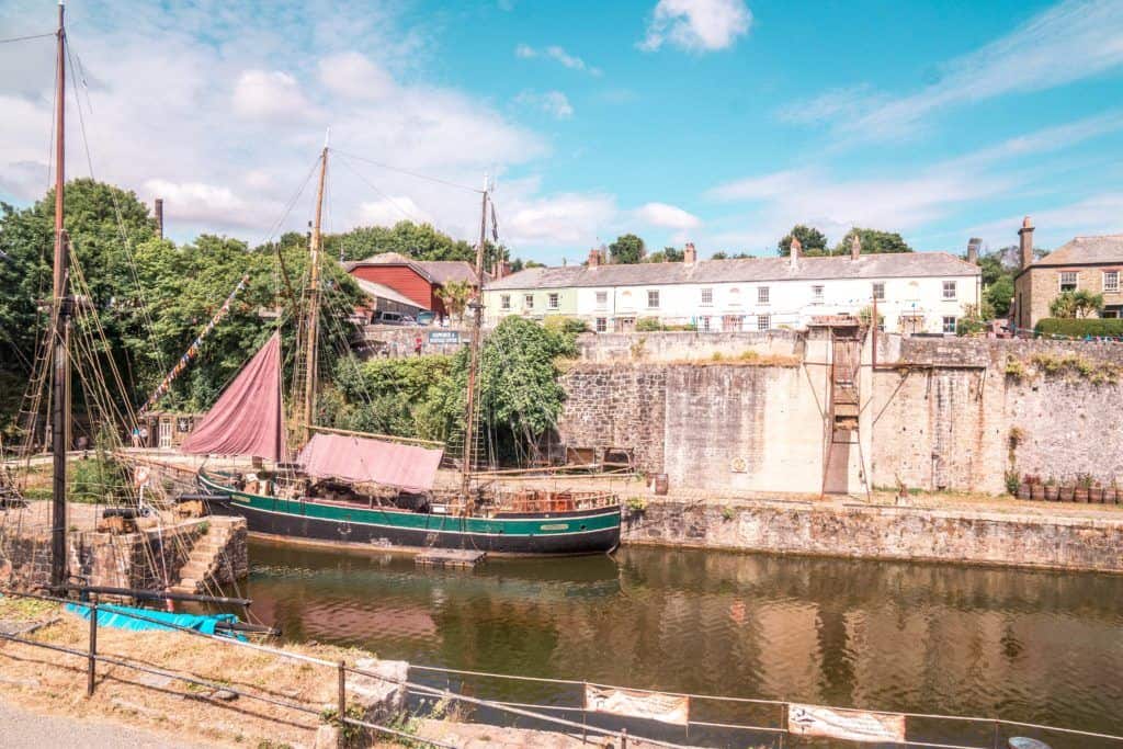 A quick guide to the best things to do in Charlestown, a beautiful Cornish town in Southern Cornwall, South West England. Tall ships & Poldark filming location!
