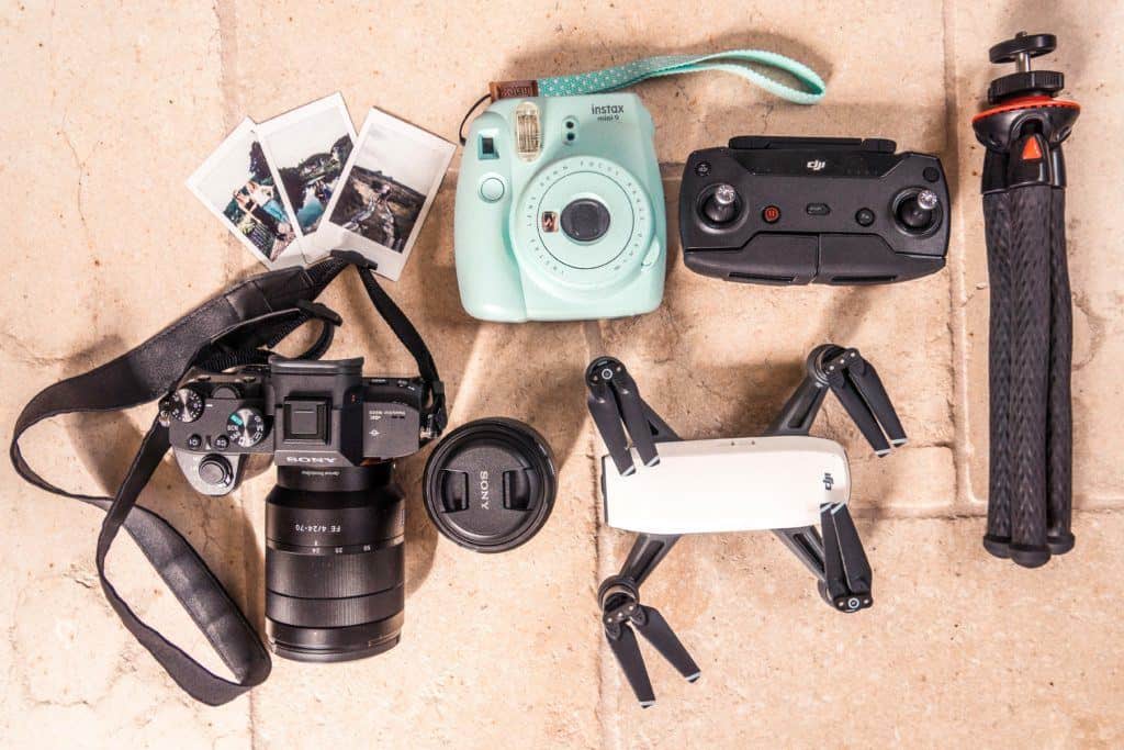 What's In My Camera Bag? | 2018 EDITION & Recommended Travel Photography Gear