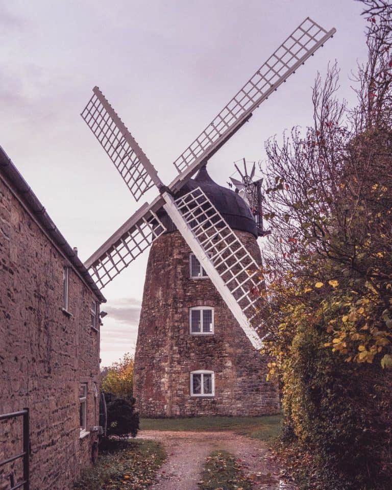 A Guide to the Best Things to do in Wheatley, Oxfordshire. A former lockup, historic windmill, old church, etc. Historical things to do and attractions near Oxford, England