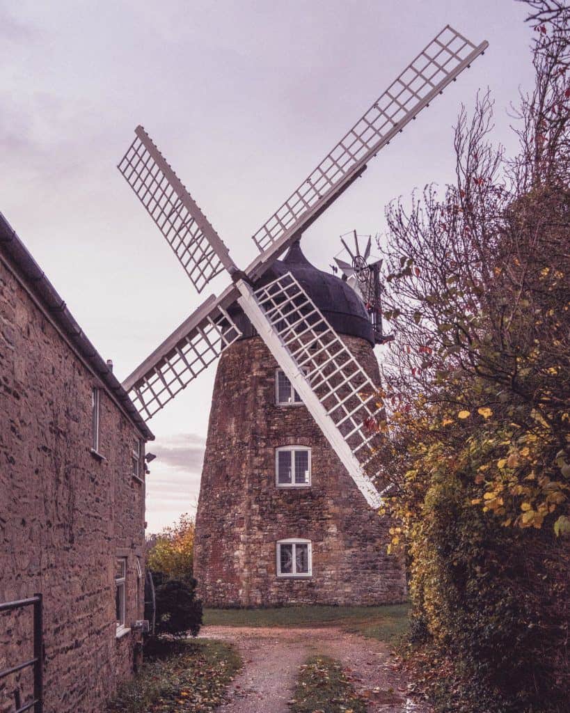 A Guide to the Best Things to do in Wheatley, Oxfordshire. A former lockup, historic windmill, old church, etc. Historical things to do and attractions near Oxford, England