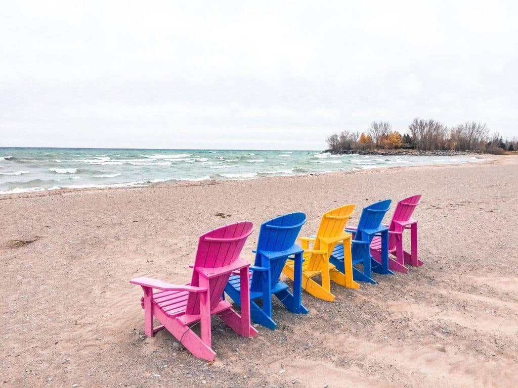 Why you must visit Toronto in the Winter- what to do, see, visit and where to eat in the Canadian city in the colder months of the year. From Christmas markets to festive decorations to where to stay, here's your ultimate winter guide to Toronto, Canada