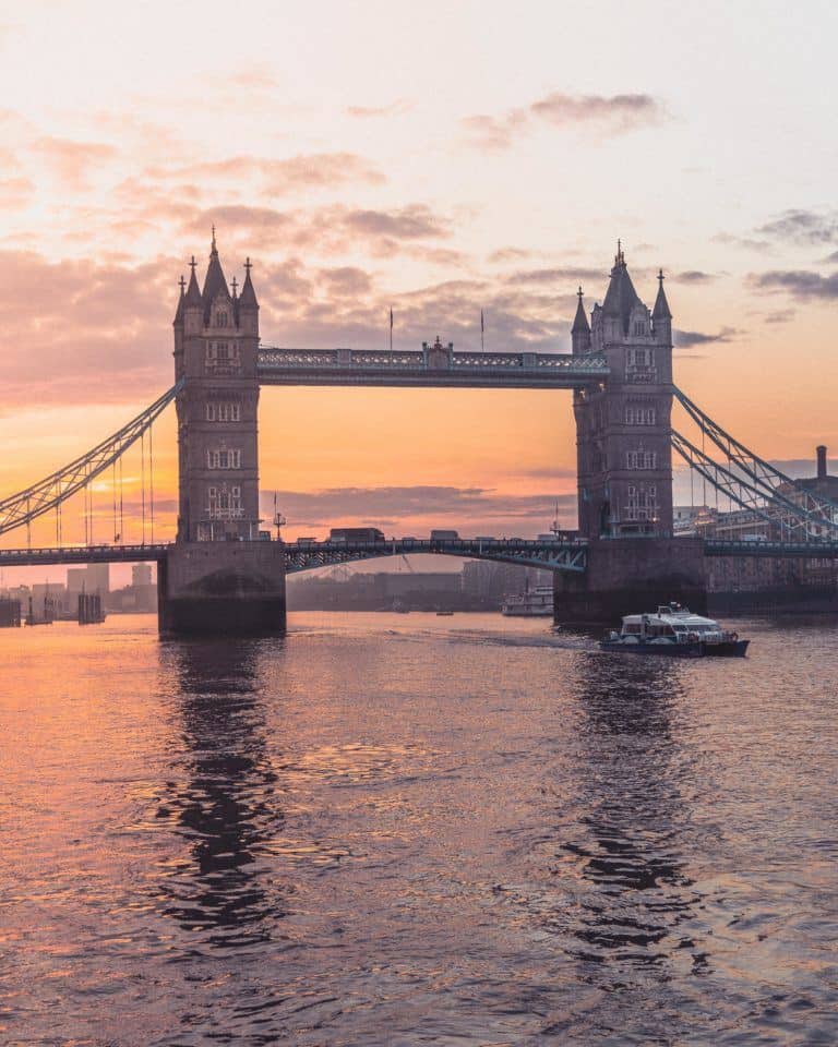 Sunrise at Tower Bridge: Where to See Golden Hour in London