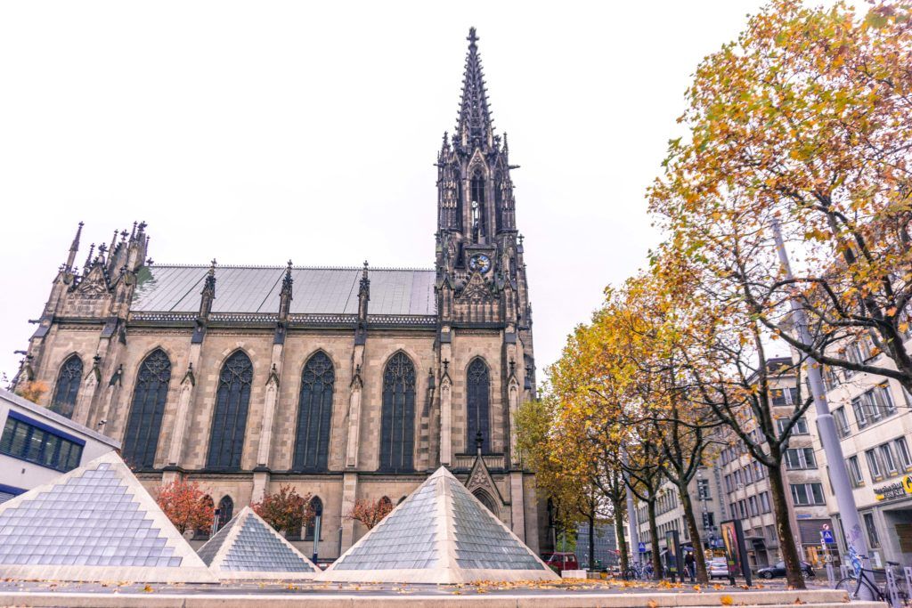 A guide to the best things to do in Basel Switzerland. Here's what to do, where to stay, how to visit and attractions in Basel, Canton of Basel-Stadt (including art museums, Basel Minster, and spalentor Medieval Gate)