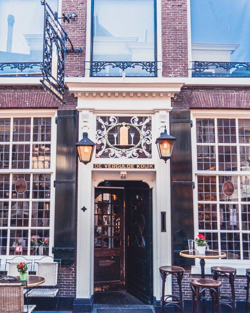 Café De Vergulde Kruik (The Gilded Jar Café) in Leiden, South Holland, the Netherlands. Here's what it's like to visit one of the oldest pubs/ inns/ bars/ cafes in Leiden
