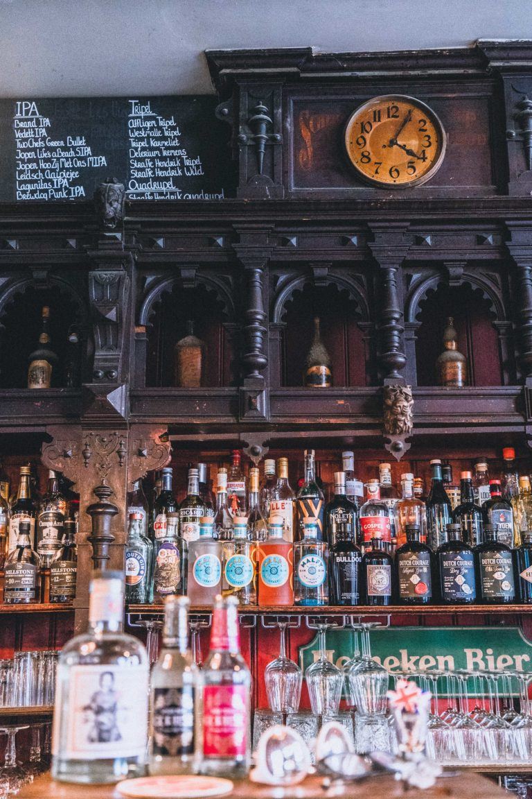 Café De Vergulde Kruik (The Gilded Jar Café) in Leiden, South Holland, the Netherlands. Here's what it's like to visit one of the oldest pubs/ inns/ bars/ cafes in Leiden